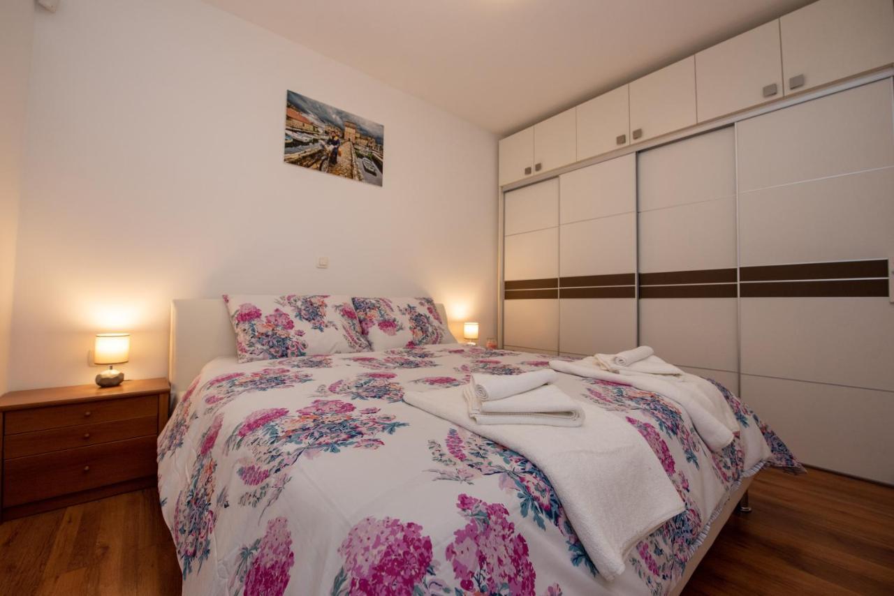 Apartment Miss Tina Trogir Exterior photo